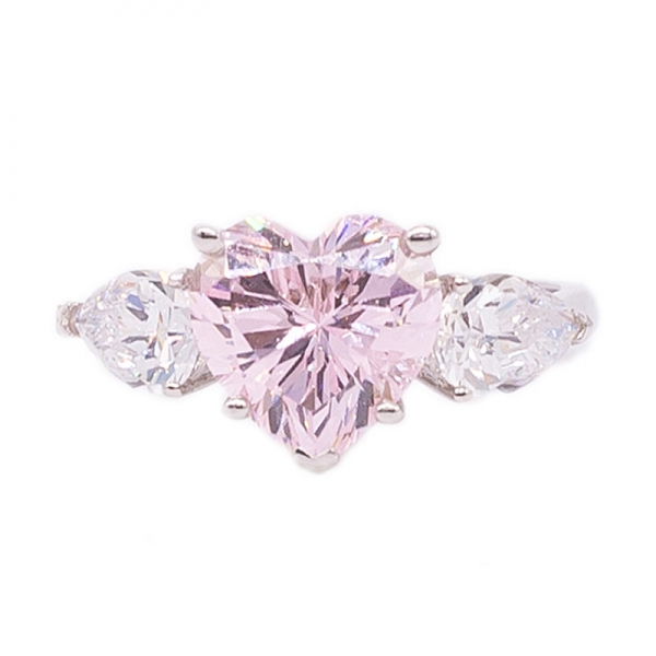 gioielli in argento con diamanti a forma di cuore rosa 