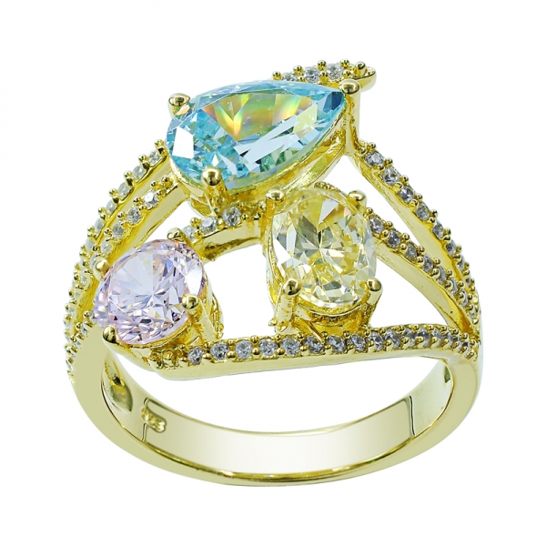 anello in argento placcato in oro giallo con pietre principali colorate 