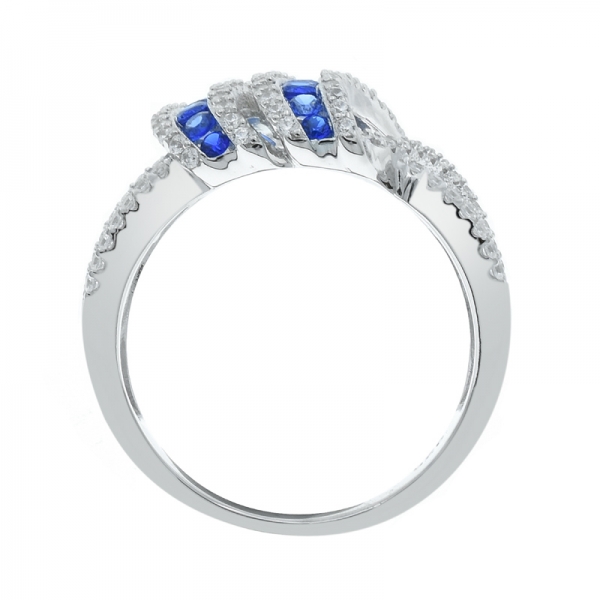Anello in argento 925 intricato con splendido nano blu e cz bianchi 