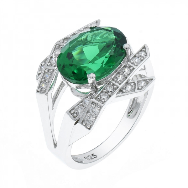 Anello in argento 925 con nano verde scintillante 