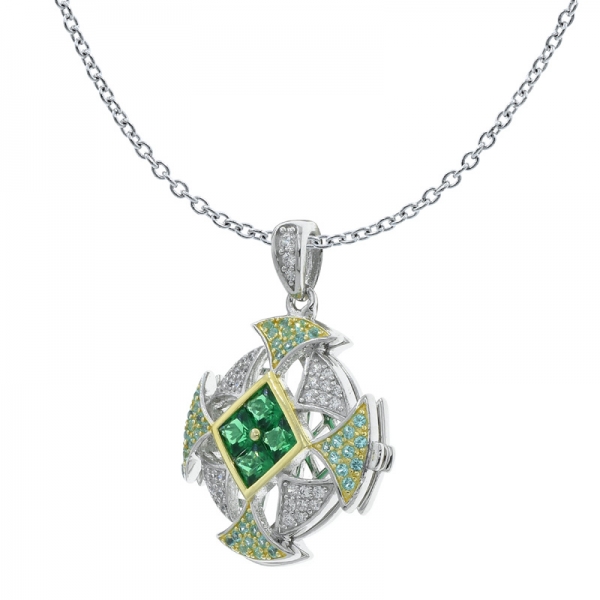 Medaglione pendente in argento 925 con nano verde 