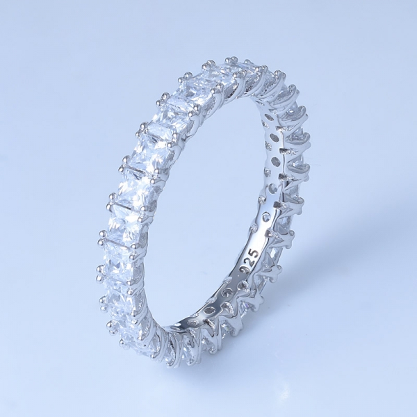 anello infinito con zirconi bianchi e rodio su argento sterling 925 taglio principessa 