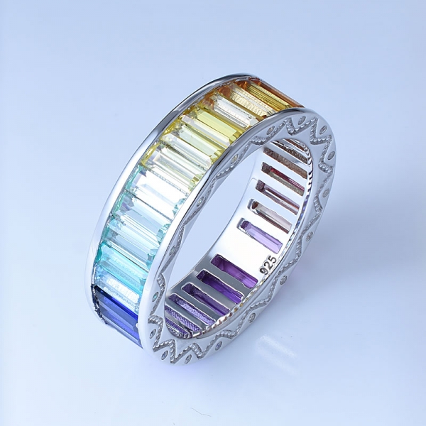 corindone rodiato multicolore taglio baguette su anelli arcobaleno antichi in argento sterling 