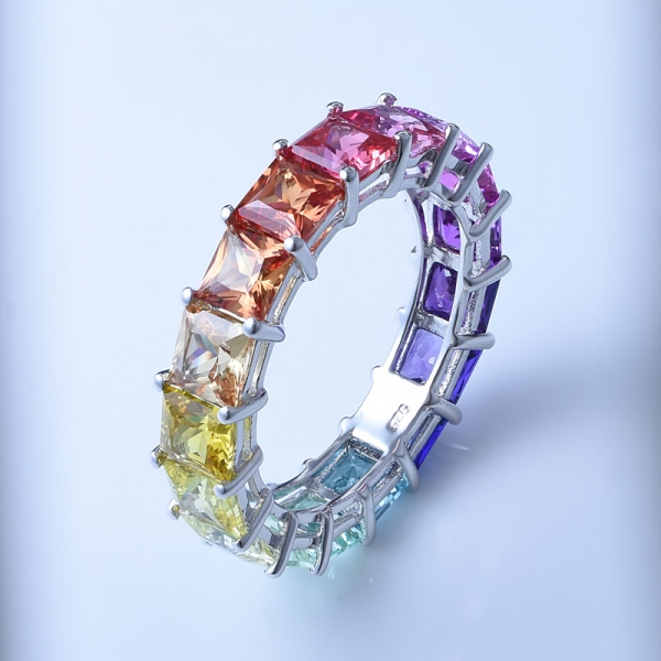 anello eternity arcobaleno classico in argento sterling rodiato con corindone multicolore 