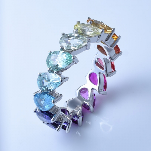 anello eternity arcobaleno in argento sterling con rodio taglio zaffiro sintetico 