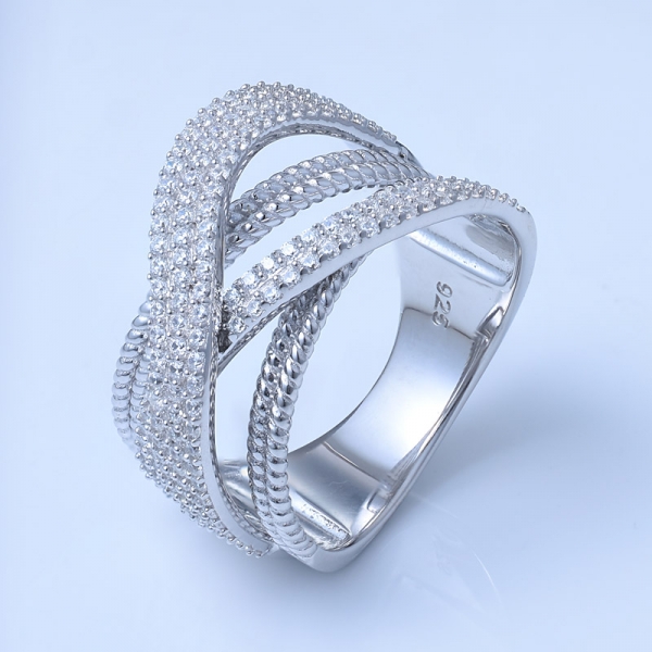 anello di fidanzamento con zirconi bianchi e zirconi bianchi su argento sterling 