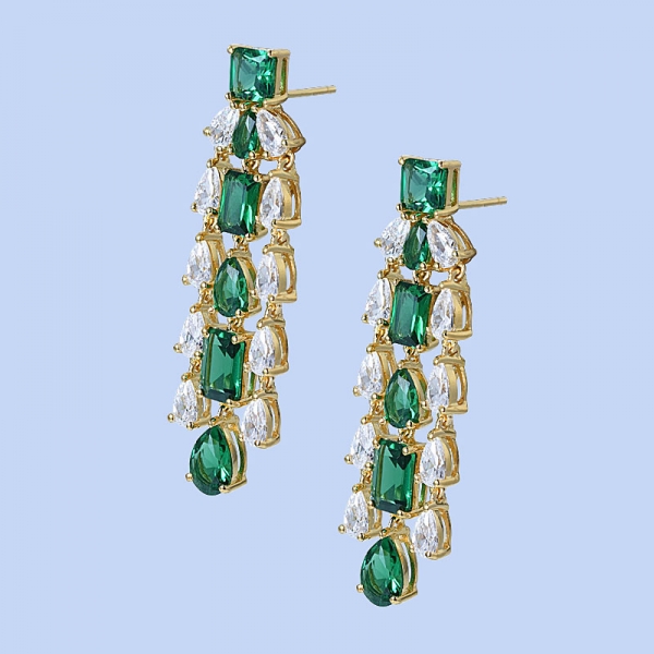 simula orecchini pendenti con smeraldi verdi in argento sterling in oro 18 carati 