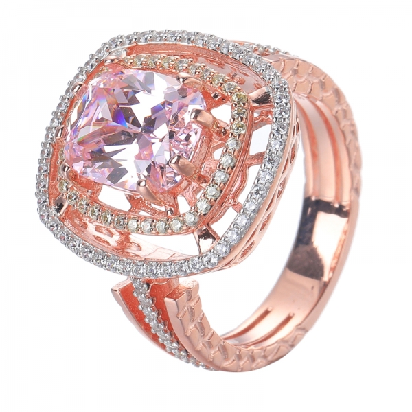 diamante fantasia rosa CZ centro in oro rosa e rodio su anello in argento sterling 