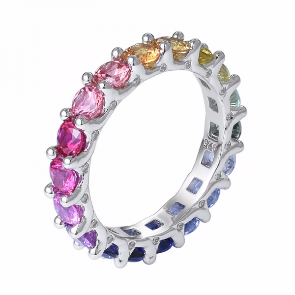 anello arcobaleno in argento con zaffiro sintetico a taglio rotondo 