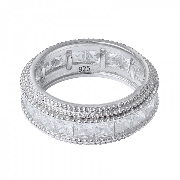 anello arcobaleno in argento sterling con zaffiri sintetici a taglio quadrato e rodio 