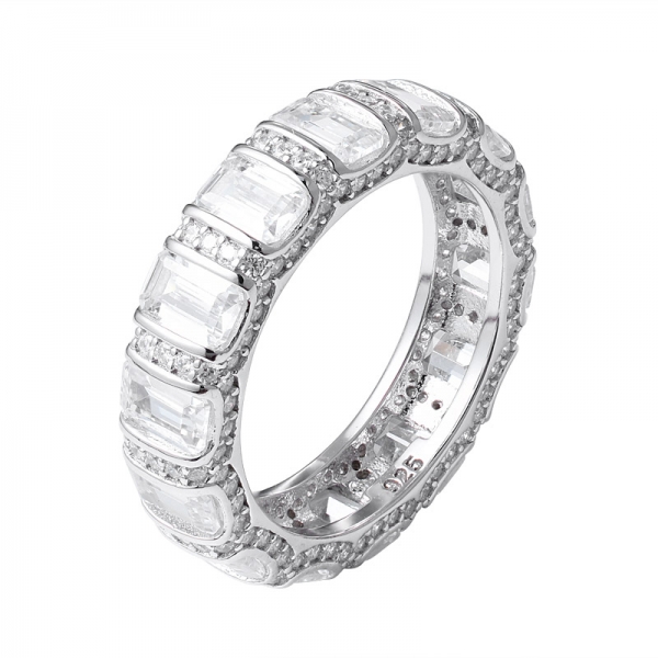 anello eternity in argento sterling con zirconi bianchi taglio smeraldo rodio 