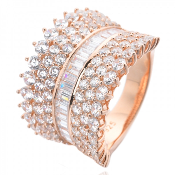 Baguette tagliato bianco zirconi zirconi in oro rosa sull'anello di fidanzamento in argento sterling 