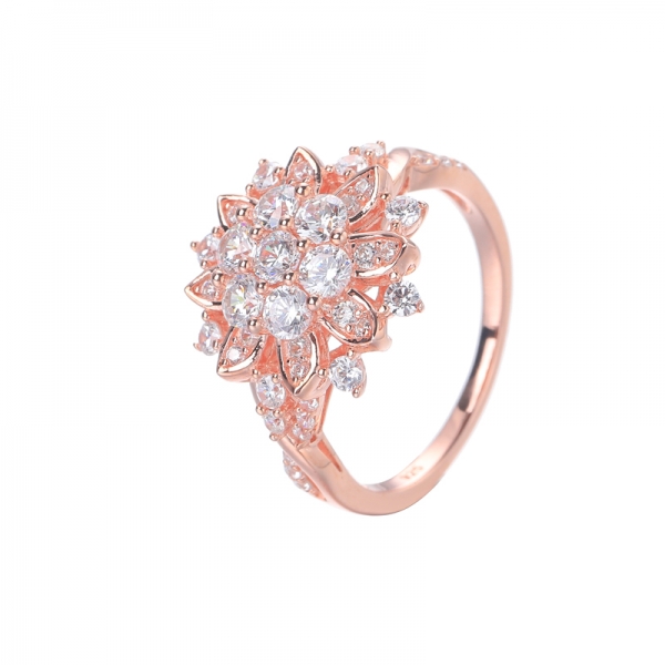 Anello di fidanzamento con fiore rosa placcato in oro rosa con diamante simulato CZ per donna 