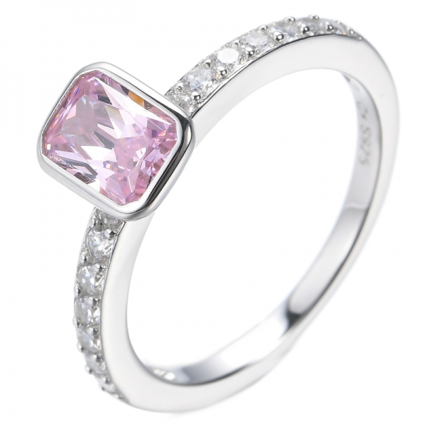 Anello in argento rodiato con diamante bianco e rosa CZ Octagon
 