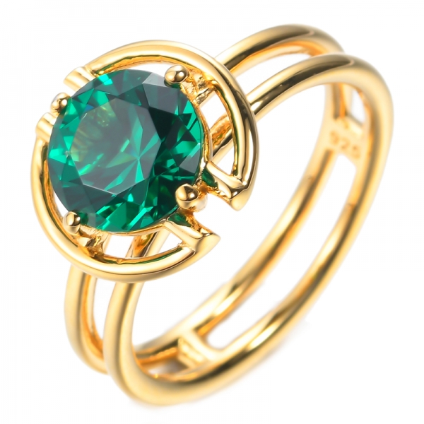 Rotondo verde smeraldo centrale placcatura in oro giallo su anello in argento sterling
 