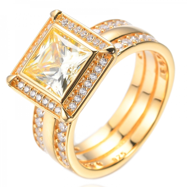 Anello in argento placcato oro 925 con diamanti a taglio Princess e giallo Cubic Zorcon
 