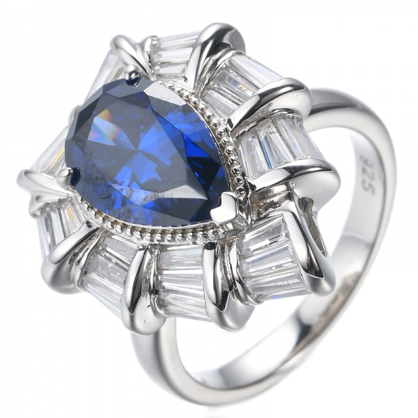 Anello in argento 925 con tanzanite blu pera e zirconi bianchi
 