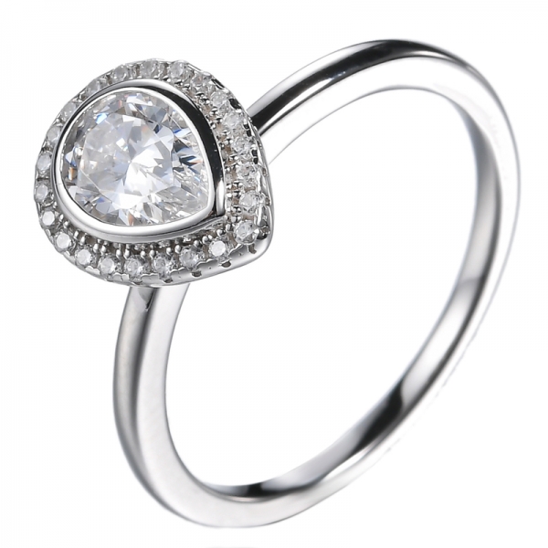 Anello di fidanzamento con alone di diamante simulato a forma di pera in argento sterling
 