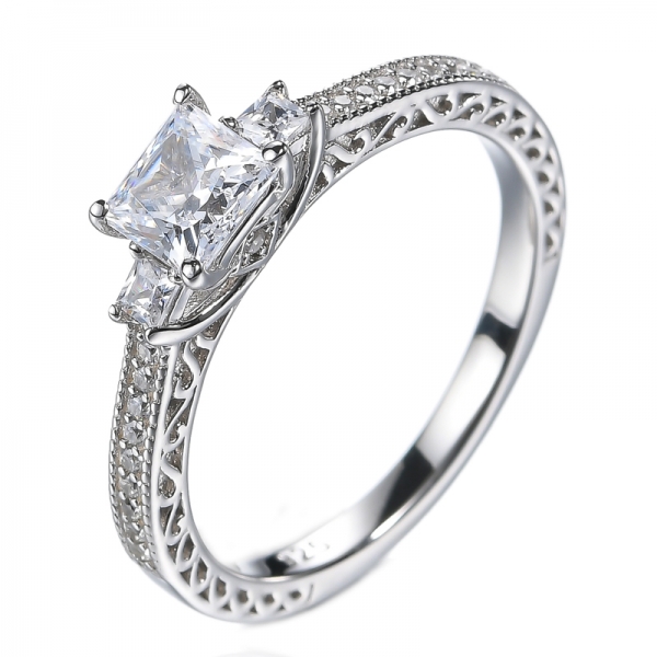 Anello di fidanzamento in argento sterling con 3 pietre con taglio principessa quadrato in stile Art Déco
 