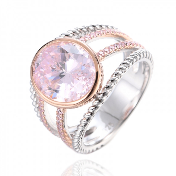 Anello in argento 925 con diamanti ovali e zirconi rosa al centro con placcatura bicolore
 