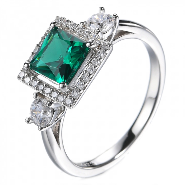 Anello di fidanzamento con anello di fidanzamento a forma quadrata con smeraldo verde simulato e zirconi bianchi
 