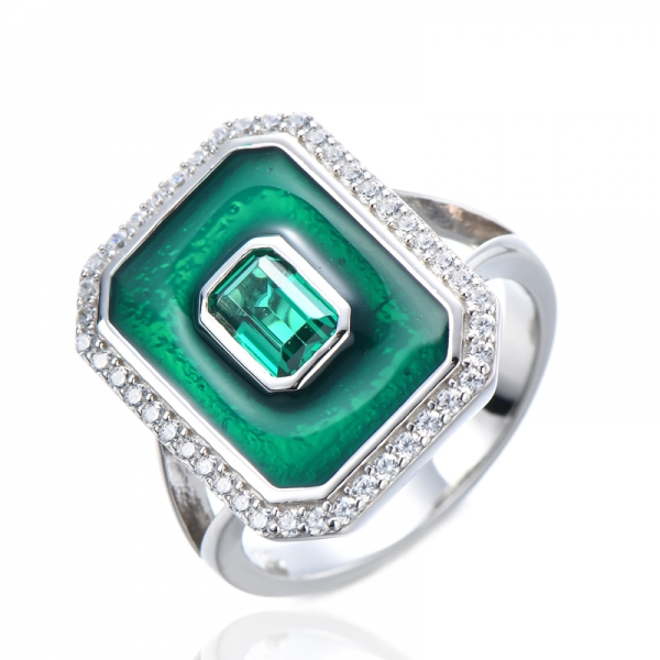 Creato anello di fidanzamento da donna con smalto verde con diamante cubico bianco e smeraldo 