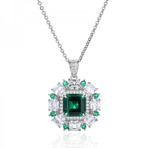 Ciondolo in argento rodiato Asscher verde nano e zirconi bianchi 