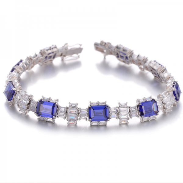 Bracciale in argento placcato rodio con tanzanite a forma di smeraldo e baguette con zirconi bianchi 