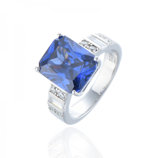 Anello in argento rodiato con tanzanite ottagonale 925 e zirconi bianchi 