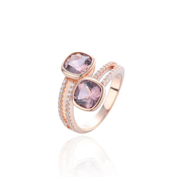 Anello in argento con morganite nano e zirconi cubici bianchi rotondi con placcatura in oro rosa 