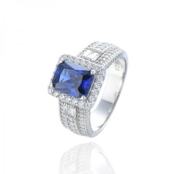 Anello in argento rodiato con tanzanite ottagonale e zirconi bianchi 