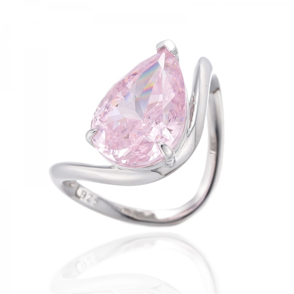 Anello in argento rodiato con diamanti e zirconi cubici rosa a forma di pera 