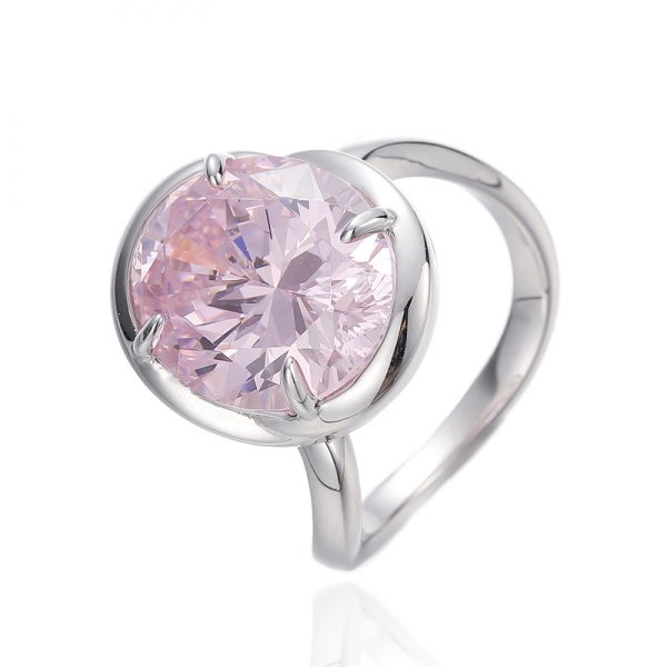 Anello in argento rodiato con zirconi cubici rosa e diamante di forma ovale 