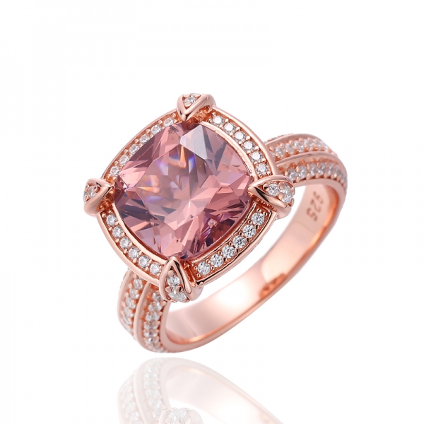 Anello in argento con morganite nano e zirconi cubici bianchi rotondi con placcatura in oro rosa 