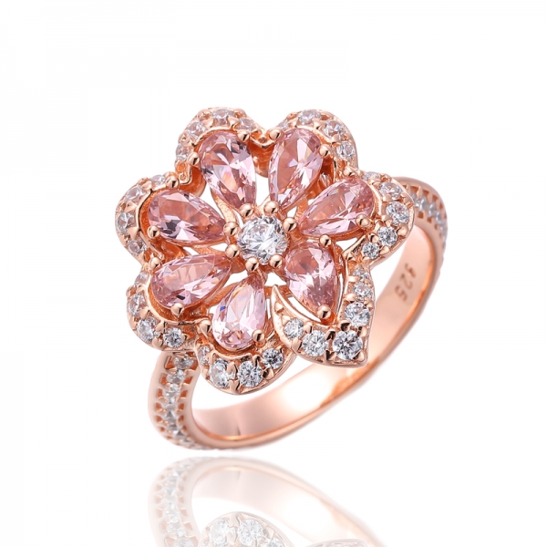 Anello in argento con nano morganite a forma di pera e zirconi bianchi rotondi con placcatura in oro rosa 