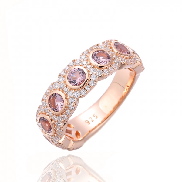 Anello rotondo in argento con morganite nano e zirconi bianchi con placcatura in oro rosa 