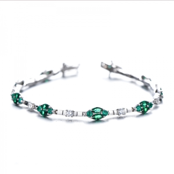 Bracciale in argento rodiato a forma di marquise con nano verde e zirconi bianchi rotondi 