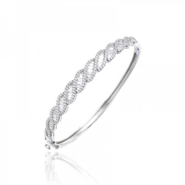 Bracciale rigido rotondo in argento rodiato con zirconi bianchi e baguette 