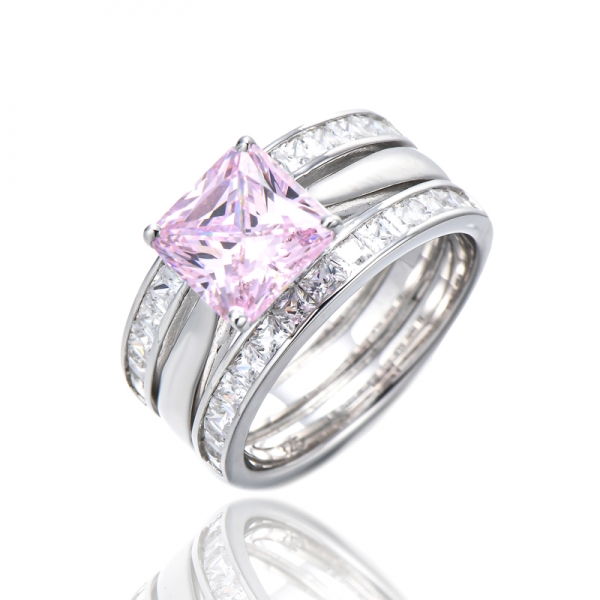 Anello in argento rodiato con zirconi cubici bianchi quadrati e diamanti ottagonali rosa 