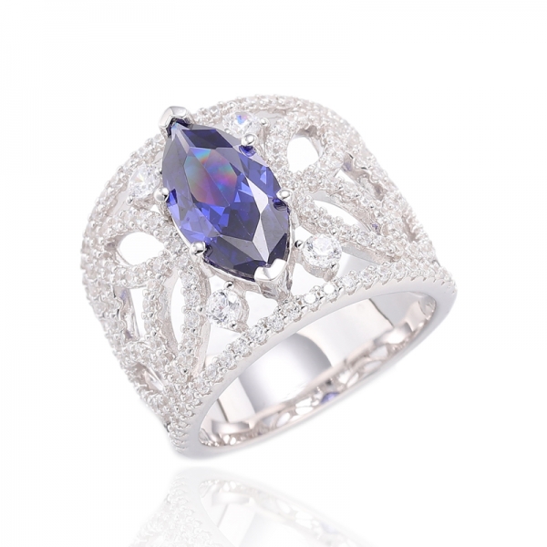 Anello marchesa con tanzanite e zirconi bianchi rotondi in argento rodiato 