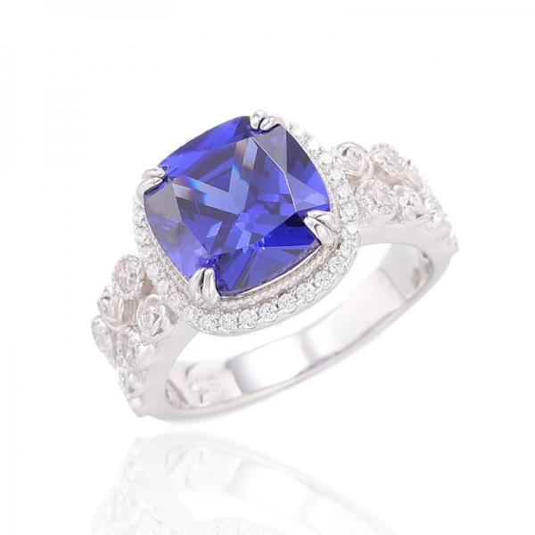 Anello in argento rodiato con tanzanite a cuscino 925 e zirconi bianchi ruond 