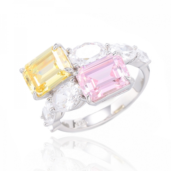 Anello in argento con zirconi cubici bianchi di forma ovale e nano morganite ottagonale con placcatura in oro rosa 