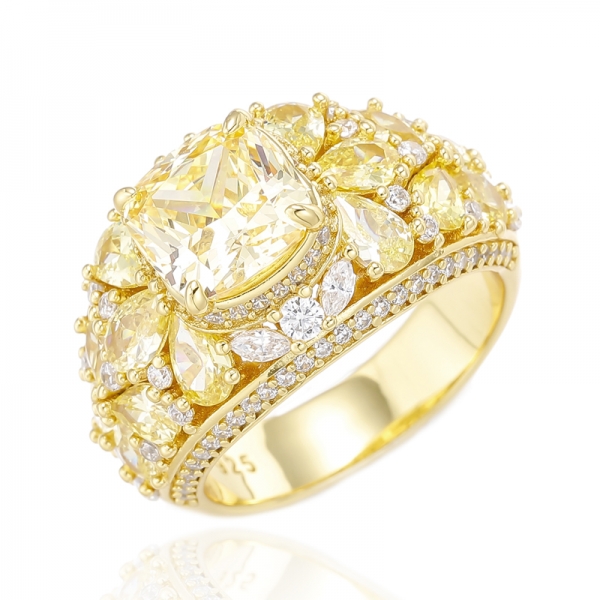 Anello in argento con zirconi cubici gialli taglienti con diamanti gialli e pera con placcatura in oro 