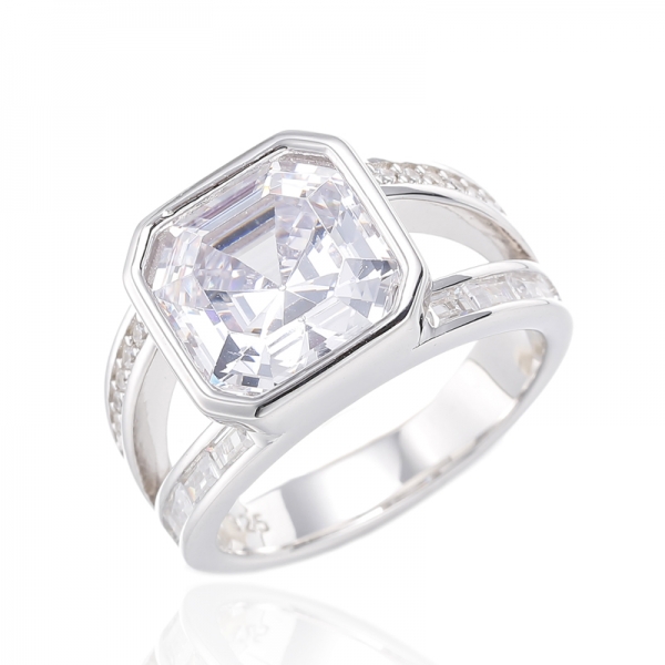 Anello in argento rodiato con zirconi bianchi Asscher e Baguette 