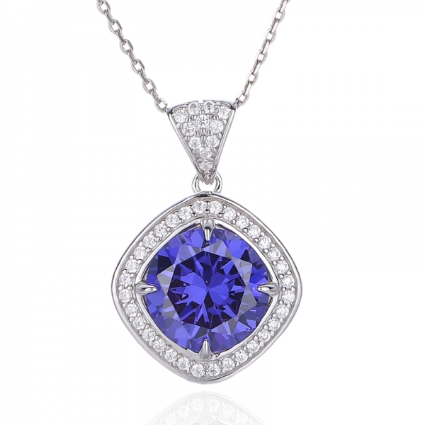 Ciondolo rotondo in argento rodiato con tanzanite e zirconi bianchi 