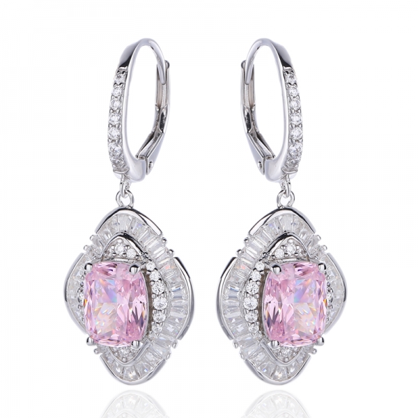 Orecchino in argento rodiato con diamanti rosa e baguette con zirconi bianchi 