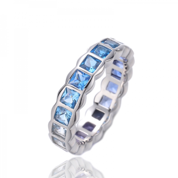 Anello Eternity in argento placcato rodio con zirconi cubici quadrati multicolori 