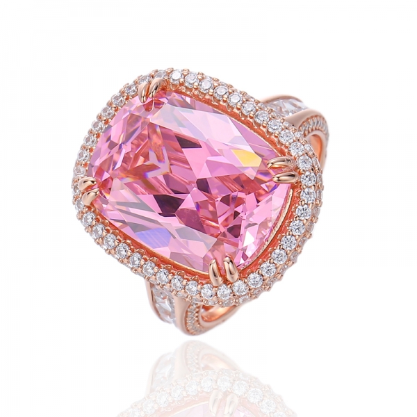 Anello in argento con diamanti cubici rosa e zirconi bianchi quadrati con placcatura in oro rosa 