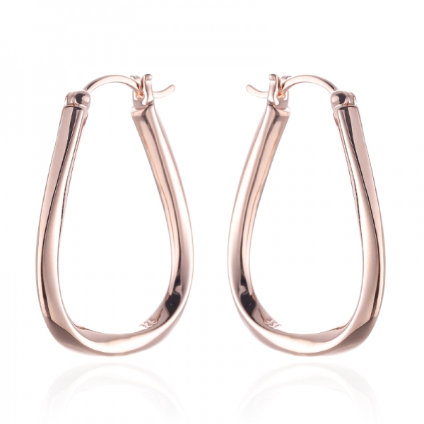 
     Orecchino in argento sterling 925 con placcatura in oro rosa
     