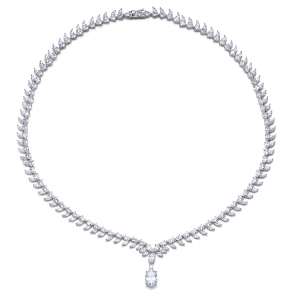 Collana in argento rodiato con diamanti gialli e marquise con zirconi bianchi di forma ovale 